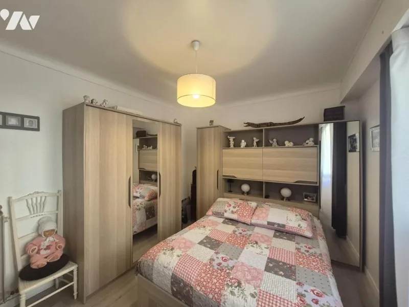 Appartement rénové avec terrasse — photographie 6
