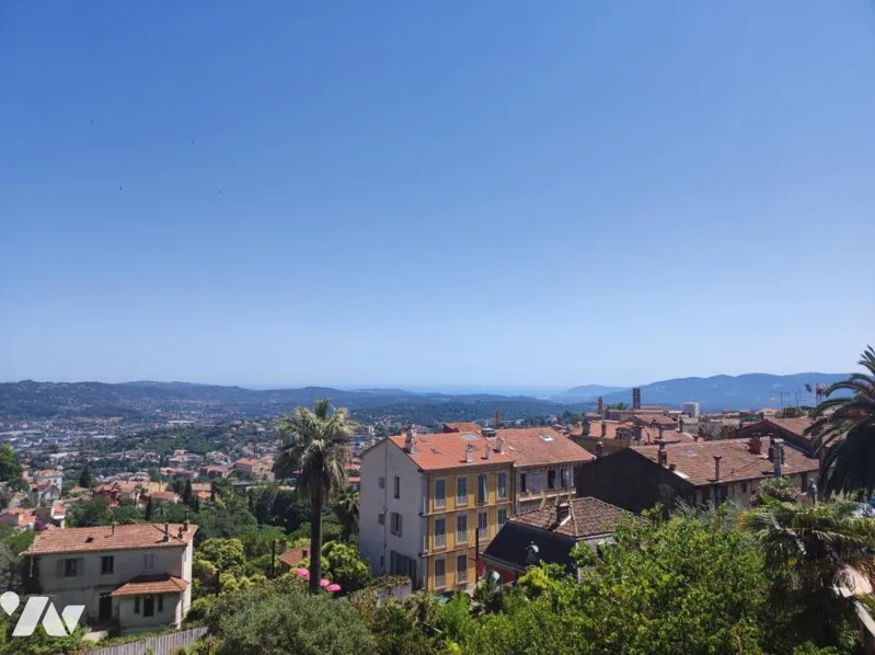 Appartement dans une villa de caractère — photographie 1