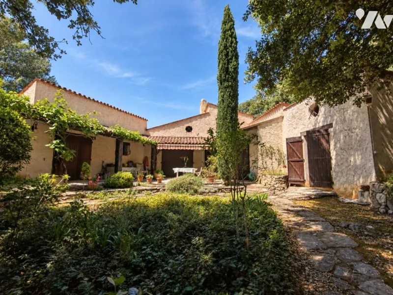 Maison à Roquefort-les-Pins — photographie 1